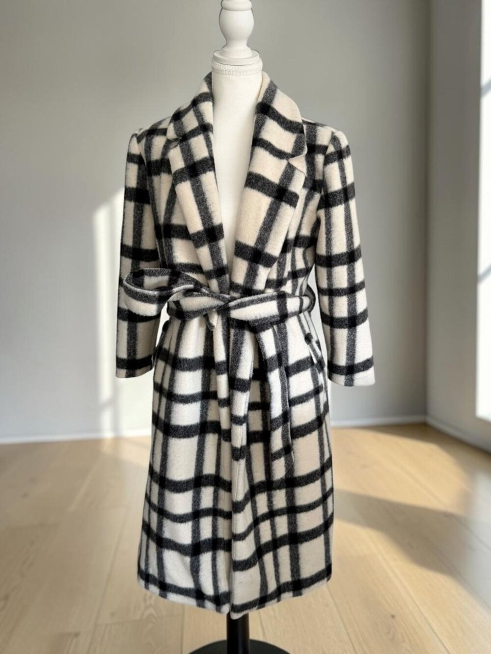 HUTCH Cream Black Plaid Wool Blend Belted Coat Size Small